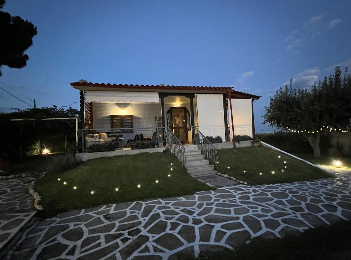 Anastasias Cottage Nea Iraklia Bagian luar foto