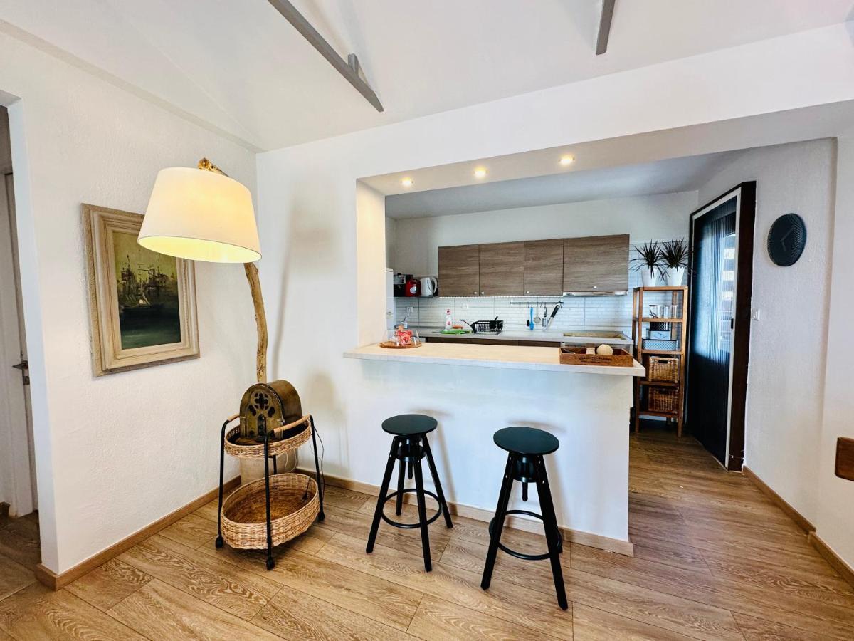 Anastasias Cottage Nea Iraklia Bagian luar foto