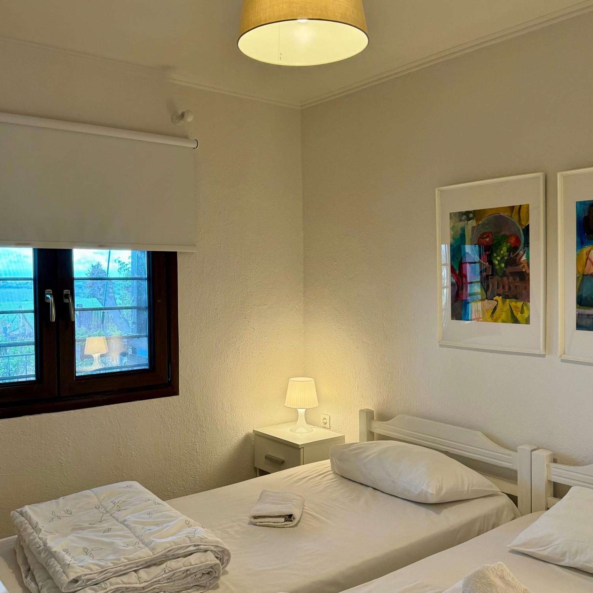 Anastasias Cottage Nea Iraklia Bagian luar foto